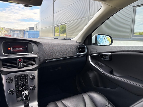 Volvo V40 26 of 30