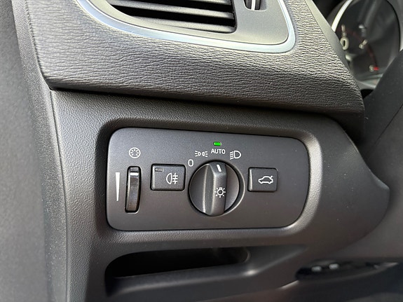 Volvo V40 27 of 30