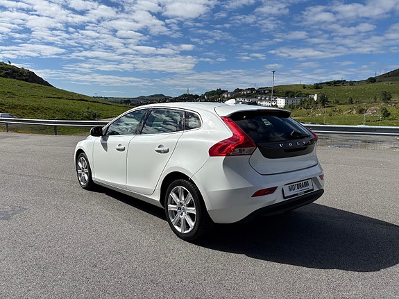 Volvo V40 5 of 30