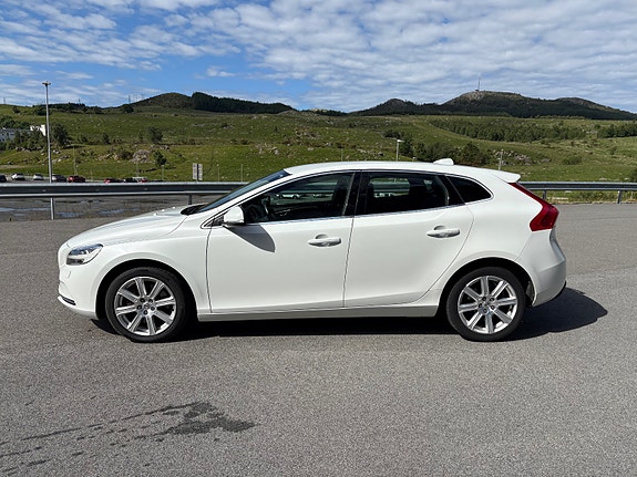 Volvo V40 6 of 30