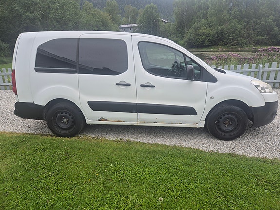 Peugeot Partner 2 of 13