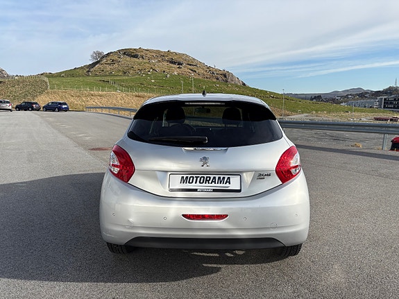 Peugeot 208 4 of 30
