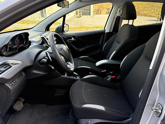 Peugeot 208 10 of 30