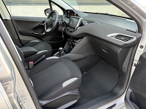 Peugeot 208 20 of 30