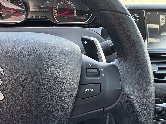 Peugeot 208 28 of 30
