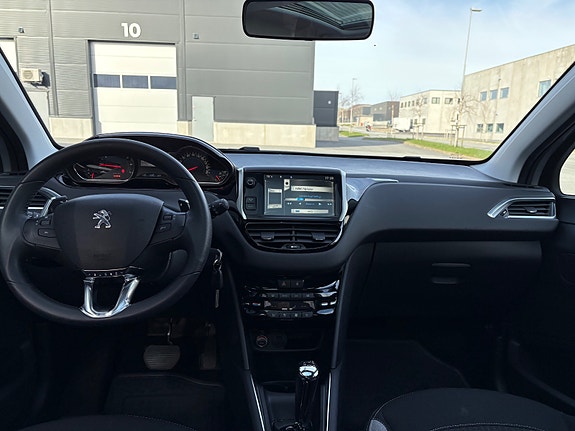 Peugeot 208 22 of 30