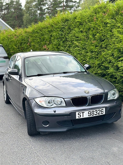 BMW 116i 2 of 15