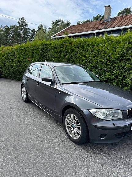 BMW 116i 4 of 15
