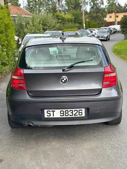 BMW 116i 7 of 15