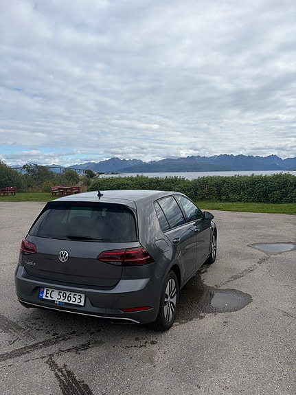 Volkswagen e-Golf VII 5 of 14