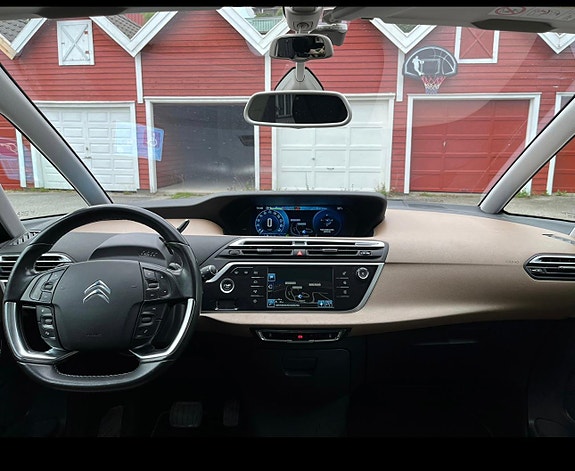 Citroen C4 Picasso 10 of 12