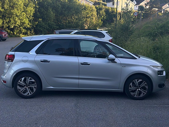 Citroen C4 Picasso 8 of 12
