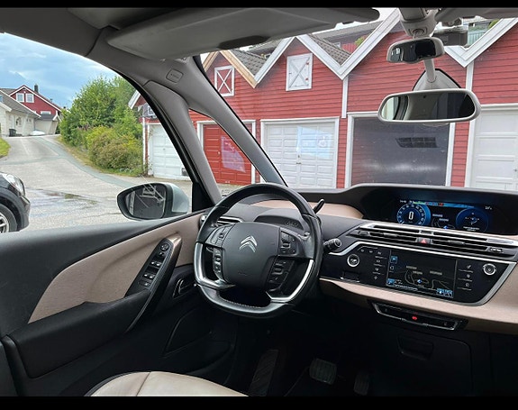 Citroen C4 Picasso 9 of 12