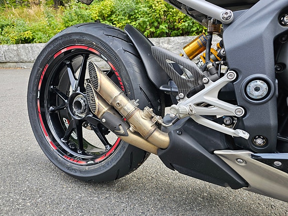 Triumph Speed Triple 1200 RS 7 of 13