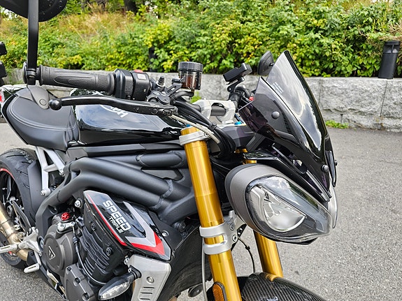 Triumph Speed Triple 1200 RS 6 of 13