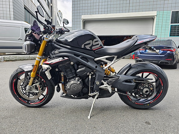 Triumph Speed Triple 1200 RS 13 of 13