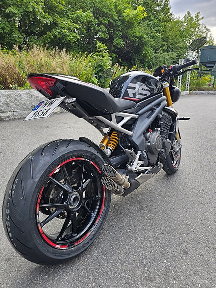 Triumph Speed Triple 1200 RS 4 of 13