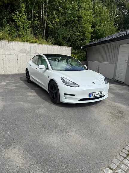 Tesla Model 3 5 of 21
