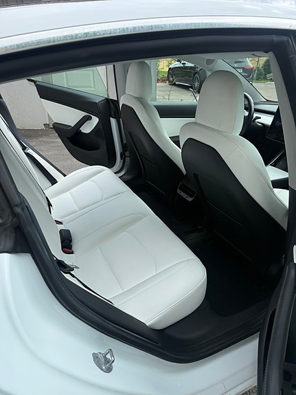 Tesla Model 3 16 of 21