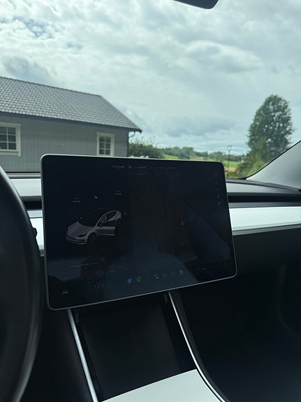 Tesla Model 3 20 of 21