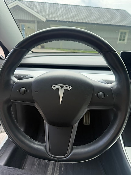 Tesla Model 3 14 of 21