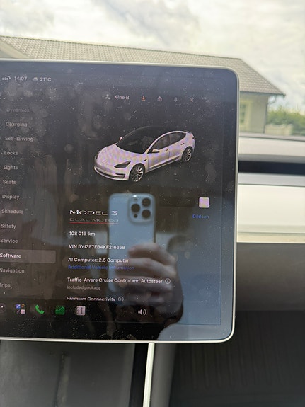 Tesla Model 3 18 of 21