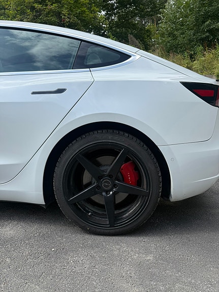 Tesla Model 3 10 of 21