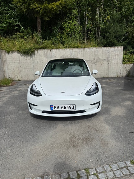 Tesla Model 3 3 of 21