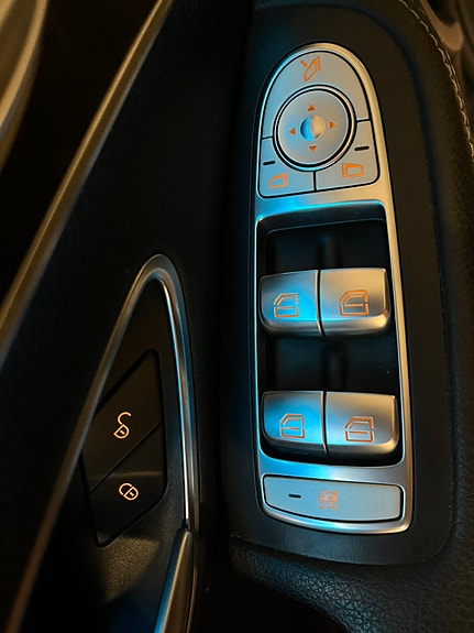 Mercedes-Benz C350 e 9 of 30