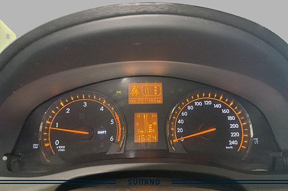 Toyota Avensis 10 of 19