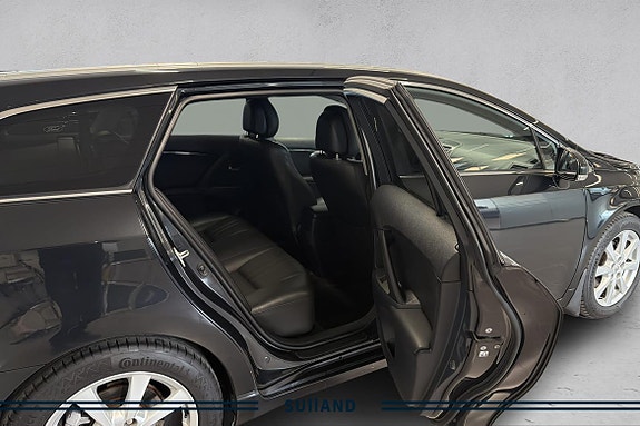 Toyota Avensis 17 of 19