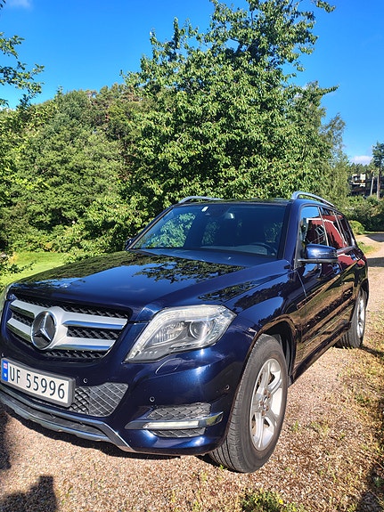 Mercedes-Benz GLK220 2 of 10