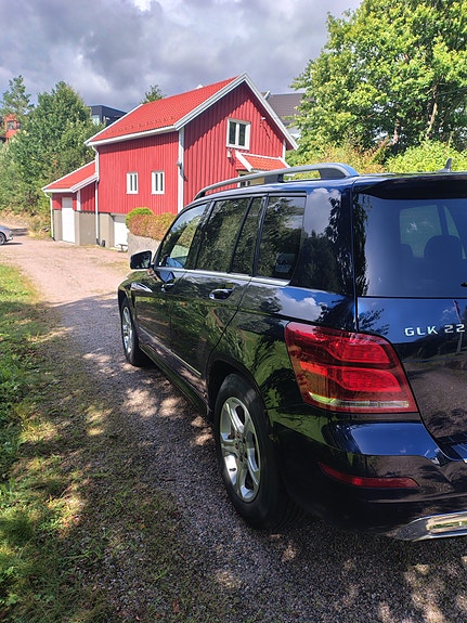 Mercedes-Benz GLK220 3 of 10