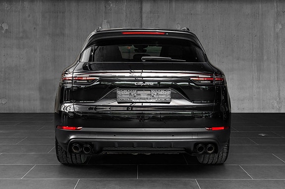 Porsche Cayenne 6 of 30