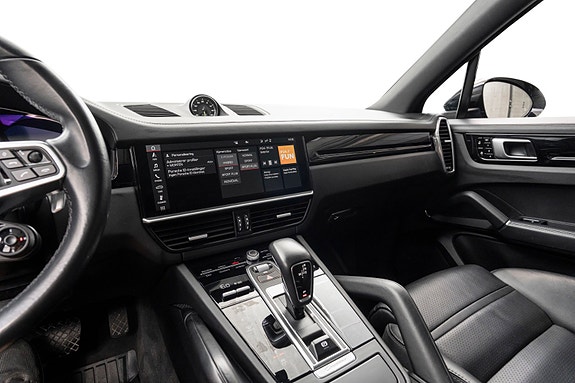 Porsche Cayenne 16 of 30