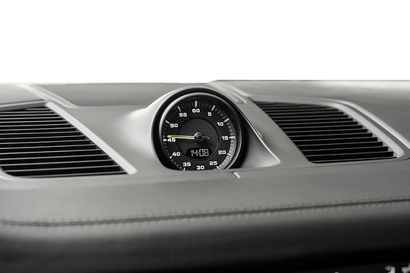 Porsche Cayenne 18 of 30