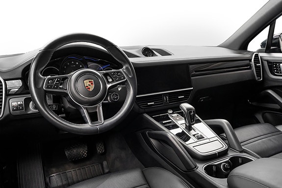Porsche Cayenne 29 of 30
