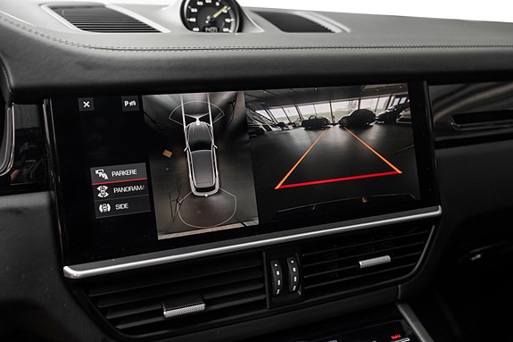Porsche Cayenne 21 of 30