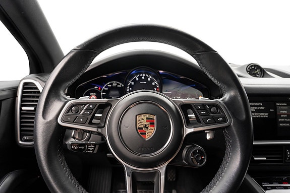 Porsche Cayenne 14 of 30