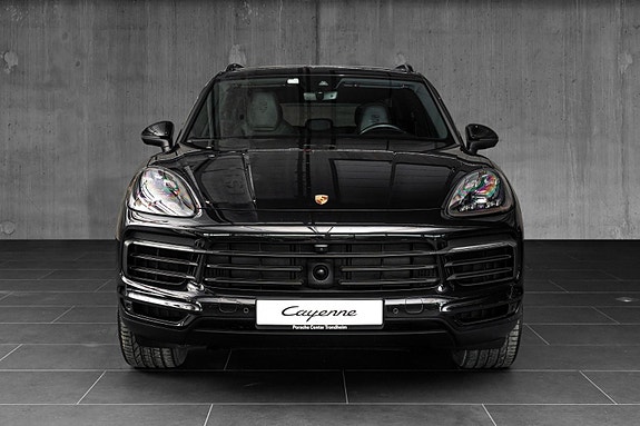 Porsche Cayenne 12 of 30