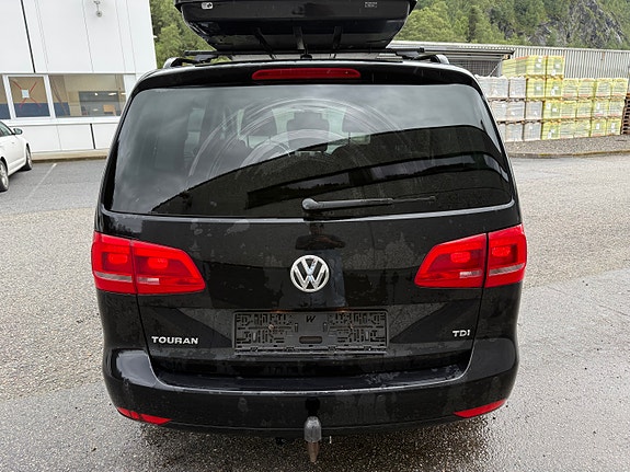 Volkswagen Touran 8 of 17