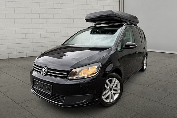 Volkswagen Touran 2 of 17