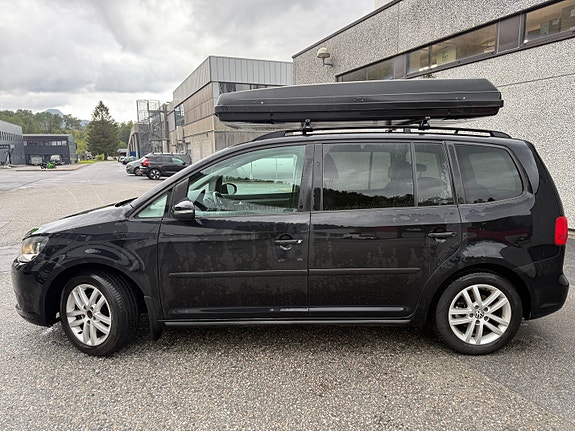 Volkswagen Touran 9 of 17
