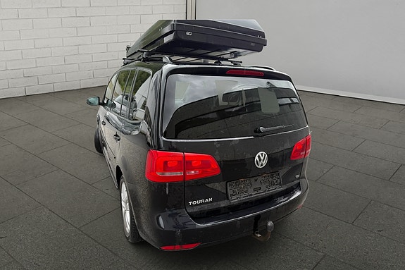Volkswagen Touran 5 of 17
