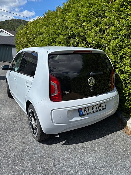 Volkswagen UP! 3 of 15