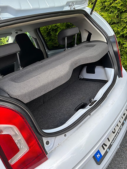 Volkswagen UP! 6 of 15