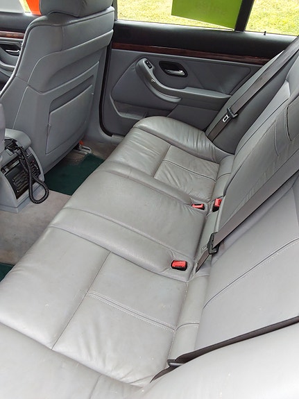 BMW 523i 7 of 12