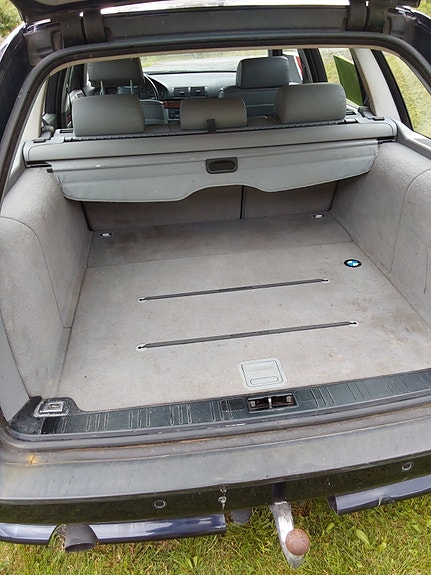 BMW 523i 5 of 12
