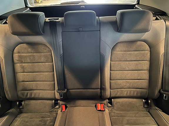 Volkswagen Golf VII 28 of 30