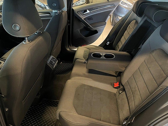 Volkswagen Golf VII 26 of 30
